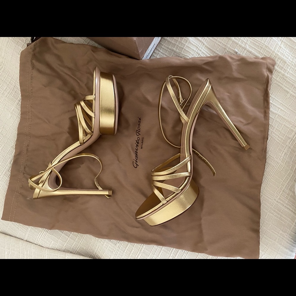 BRAND NEW GIANVITO ROSSI MEKONG PLATFORM SHOE!!